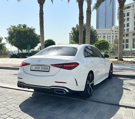 Blanco Mercedes Benz C300 2023