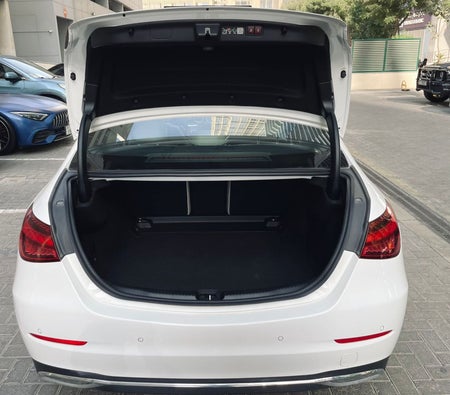 Mercedes Benz C300 2024