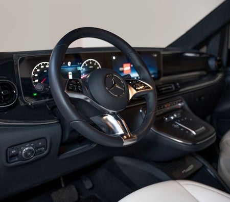 Mercedes Benz V 300 2025, photo 3 of 4