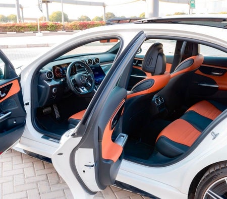 Mercedes Benz AMG C43 2023