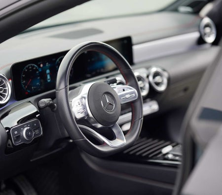 Mercedes Benz CLA 200 2021, photo 2 of 4