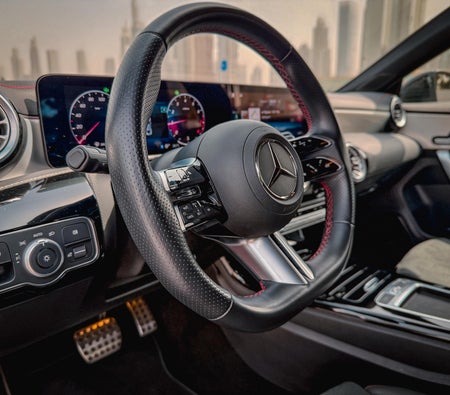 Mercedes Benz CLA 200 2024, photo 2 of 4