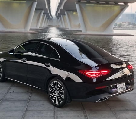 Negro Mercedes Benz CLA 250 2022