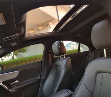 Negro Mercedes Benz CLA 250 2022