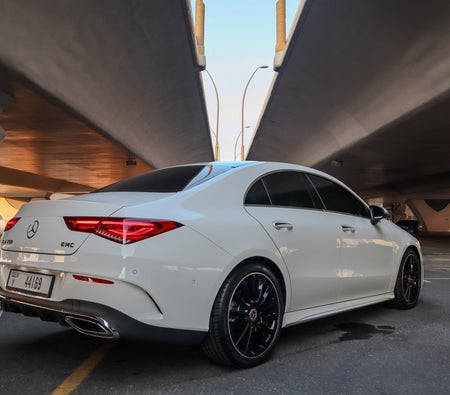 Blanco Mercedes Benz CLA 250 2023
