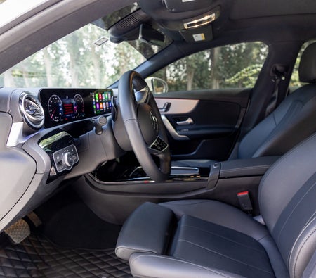 Mercedes Benz CLA 250 2025