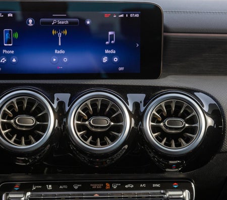 Mercedes Benz CLA 250 2025