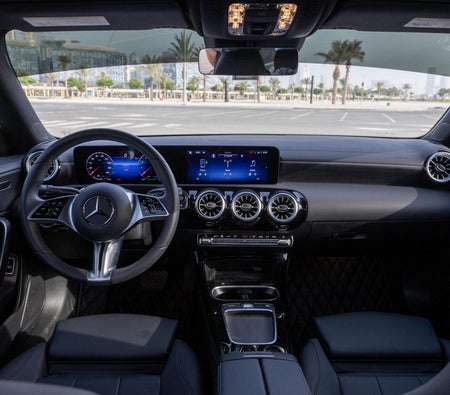 Mercedes Benz CLA 250 2025