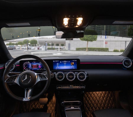 Mercedes Benz CLA 250 2025