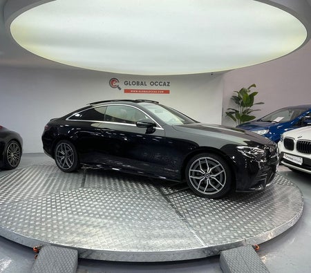 Schwarz Mercedes Benz CLE 2023