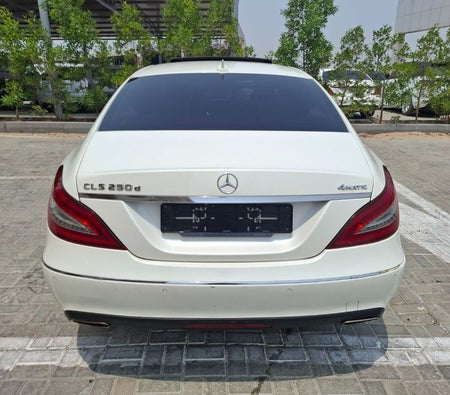 White Mercedes Benz CLS 250 2017