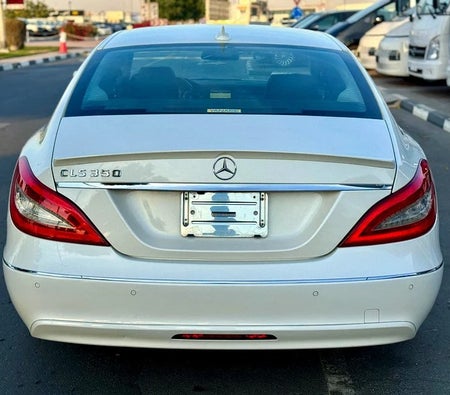 White Mercedes Benz CLS 350 2011