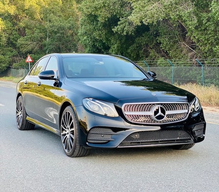 Mercedes Benz E200 2018, photo 3 of 4
