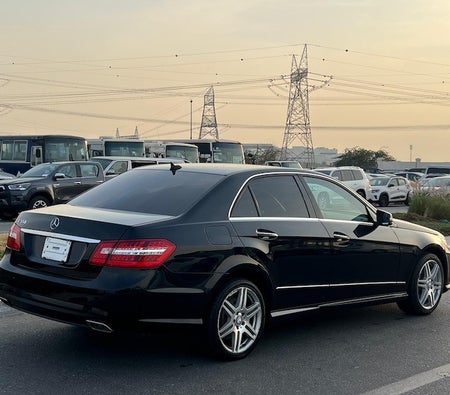 Black Mercedes Benz E500 2010