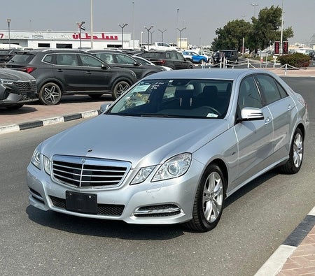 Mercedes Benz E300 2012, photo 3 of 4