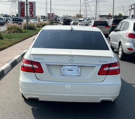 Mercedes Benz E300 2012, photo 4 of 4
