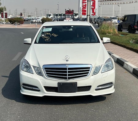 Mercedes Benz E300 2012, photo 2 of 4