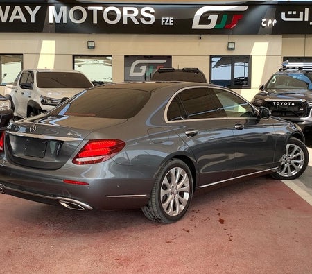 Grigio Mercedes Benz E400 2017