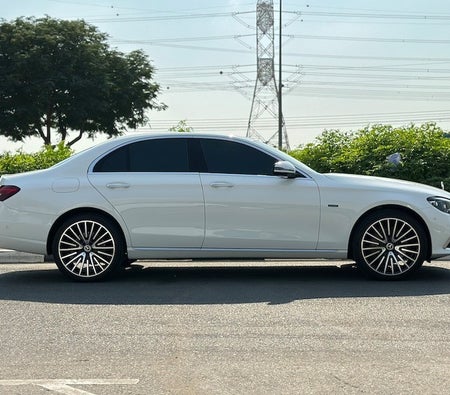 Mercedes Benz E300 2021, photo 4 of 4