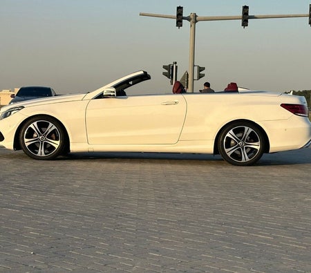 Mercedes Benz E200 2016, photo 3 of 4