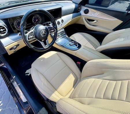 Mercedes Benz E200 2019, photo 3 of 4
