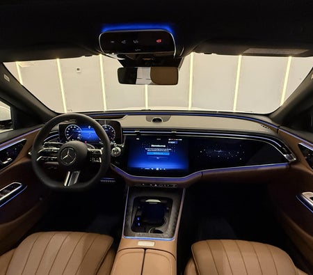 Mercedes Benz E200 2026, photo 2 of 4