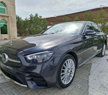 Mercedes Benz E220 2021, photo 3 of 4