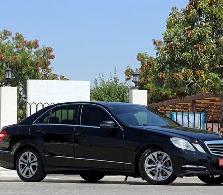 Mercedes Benz E300 2011, photo 2 of 4