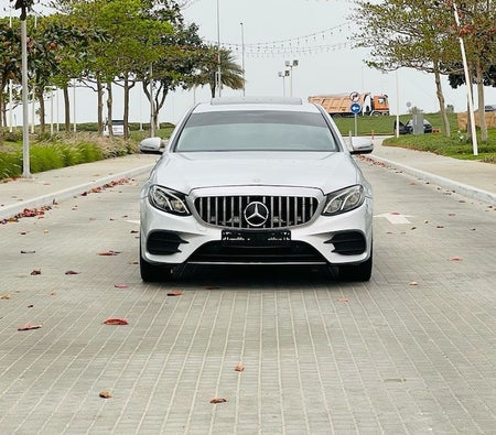 Mercedes Benz E300 2017, photo 2 of 4