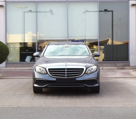 Mercedes Benz E300 2018, photo 2 of 4