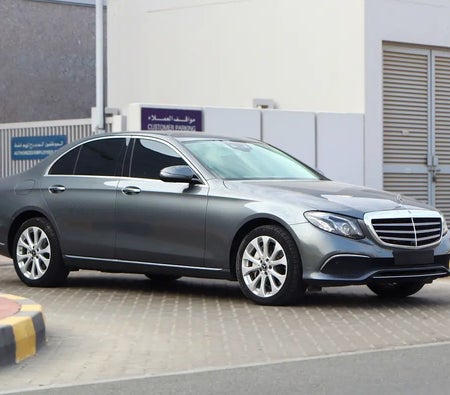 Mercedes Benz E300 2018, photo 3 of 4