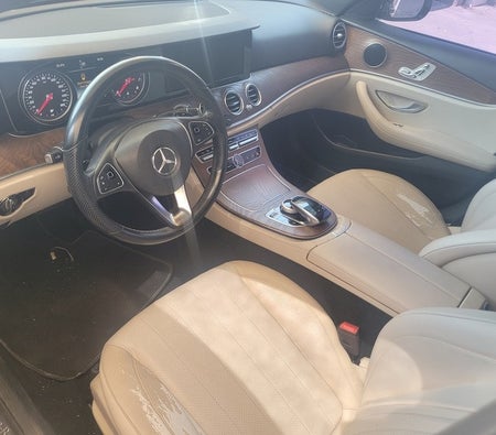 奔驰 E300 2018, photo 2 of 4