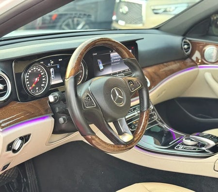 Mercedes Benz E300 2018, photo 3 of 4