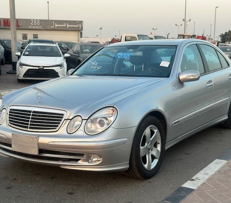 Mercedes Benz E320 2004, photo 2 of 4