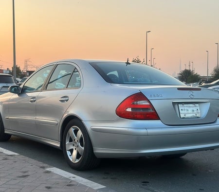 Mercedes Benz E320 2004, photo 3 of 4