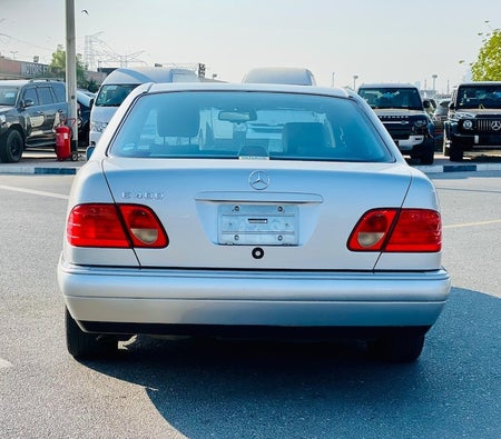 Mercedes Benz E400 1997, photo 4 of 4