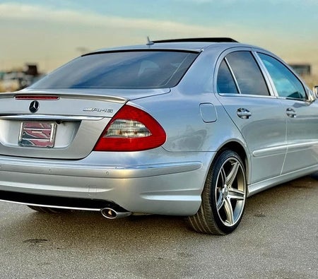 Silver Mercedes Benz E550 2007