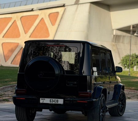 Negro Mercedes Benz G63 AMG 2023