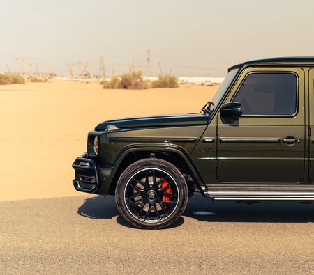 Olive Mercedes Benz G63 AMG 2023