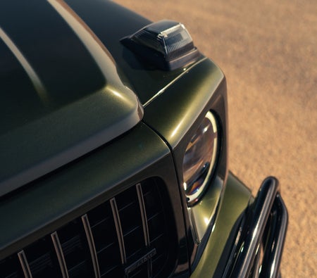 Olive Mercedes Benz G63 AMG 2023