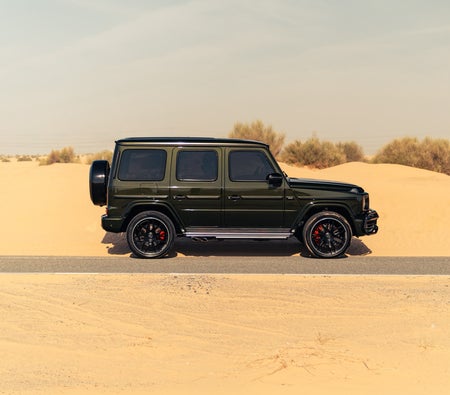 Olive Mercedes Benz G63 AMG 2023