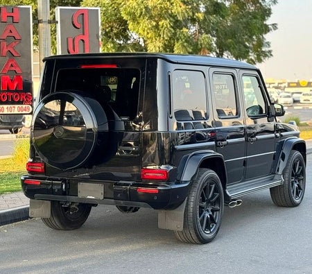 Black Mercedes Benz G63 AMG 2023