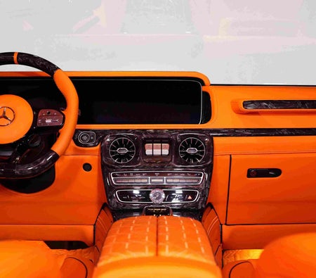 gris Mercedes Benz G63 AMG 2024