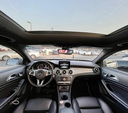 Mercedes Benz GLA 250 2018, photo 2 of 4