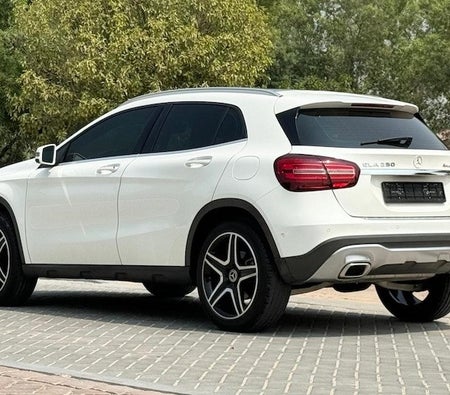 Mercedes Benz GLA 250 2018, photo 3 of 4