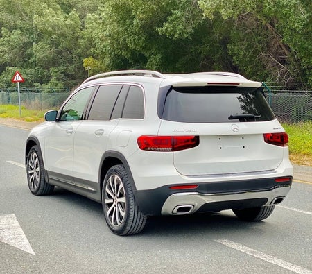 White Mercedes Benz GLB 2021