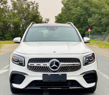 Mercedes Benz GLB 2021, photo 2 of 4