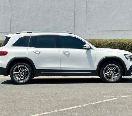 White Mercedes Benz GLB 250 4MATIC 2021