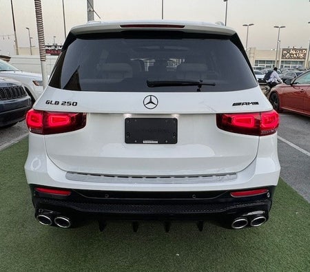 أبيض مرسيدس بنز جي إل بي 250 2022