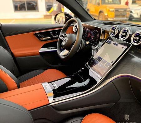 Nero Mercedes Benz GLC 200 2024